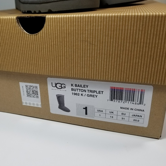 UGG Bailey Button Triplet Boots Grey Kids Size 13,1,3 NEW - Picture 7 of 8